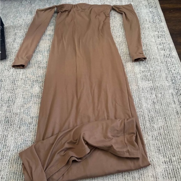 Chic Strapless Brown Maternity Dress - Picture 2 of 3